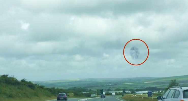 UFO sighting in Cornwall England, swarm in sky
