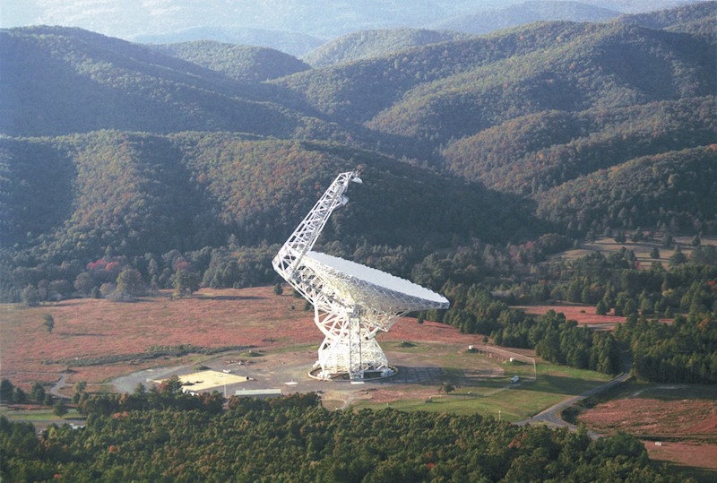 The Green Bank Radio Telescope seen from afar