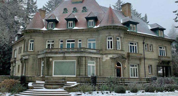 Pittock Mansion snapped from the outside
