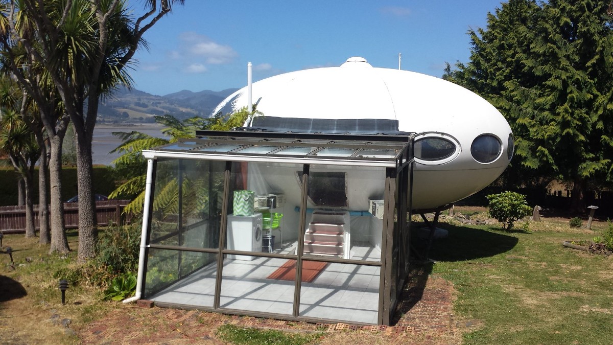 The entrance to the UFO