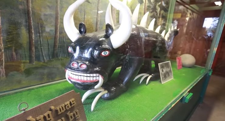 A sculpture of a Hodag