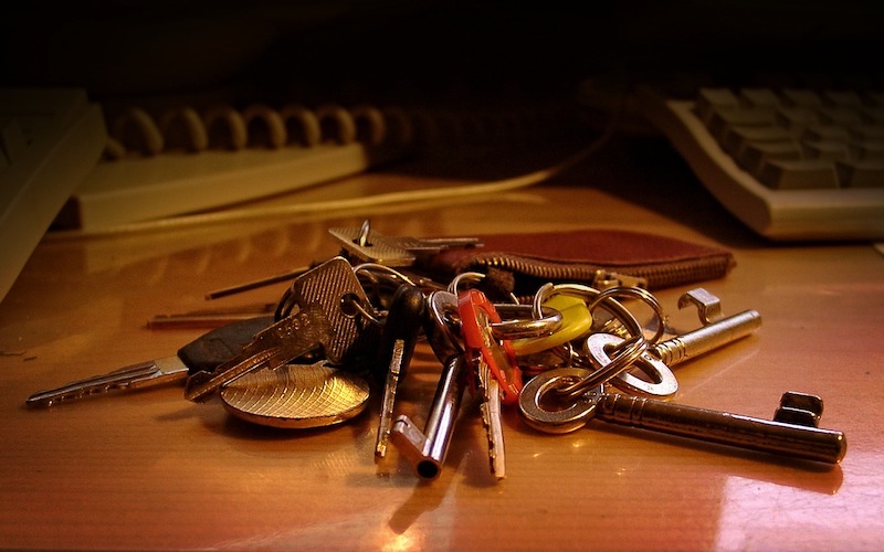 Keys on table