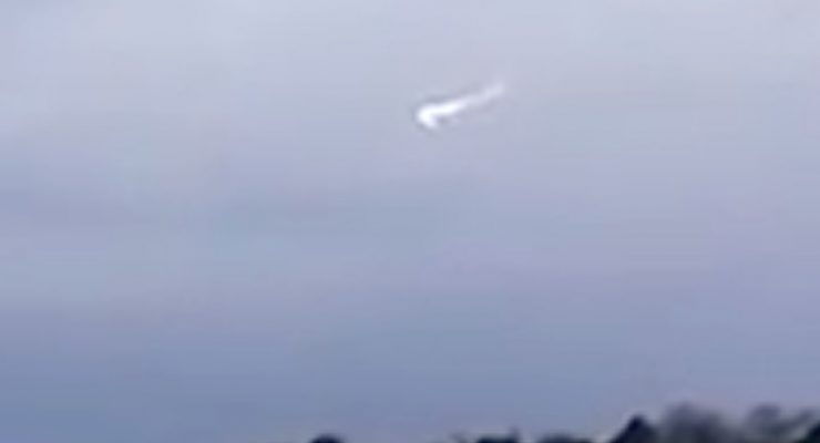 Is this video captured by a teen near RAF base in England a UFO?
