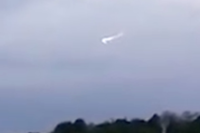 Is this video captured by a teen near RAF base in England a UFO?