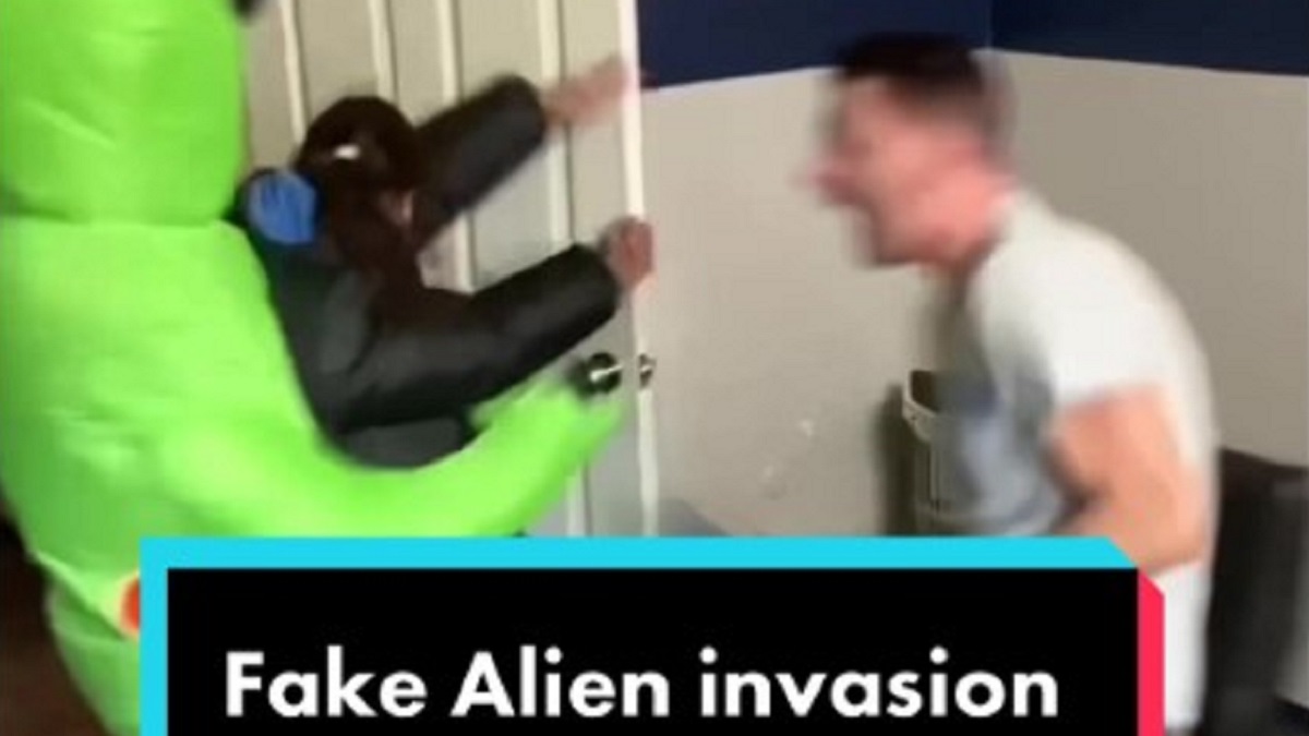 fake alien invasion