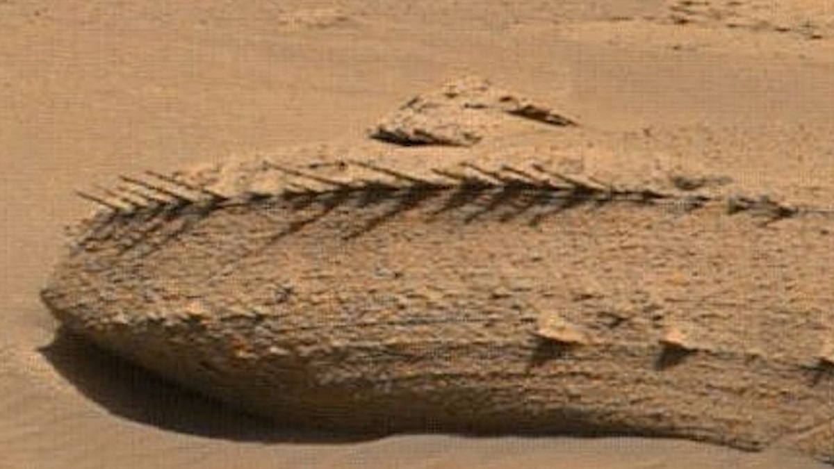 NASA-Gale-Crater-UFO