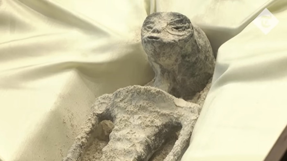 Mummified "alien corpse"